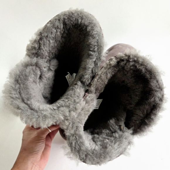 UGG Constantine Low Calf Shearling  & Leather Boots W/ Laced Side, Gray, Size 9 - Picture 12 of 16